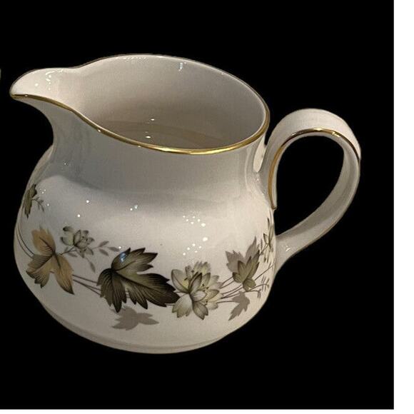 Royal Doulton Cream Pitcher Larchmont Leaves Creamer Bone China England Vtg - Picture 2 of 5